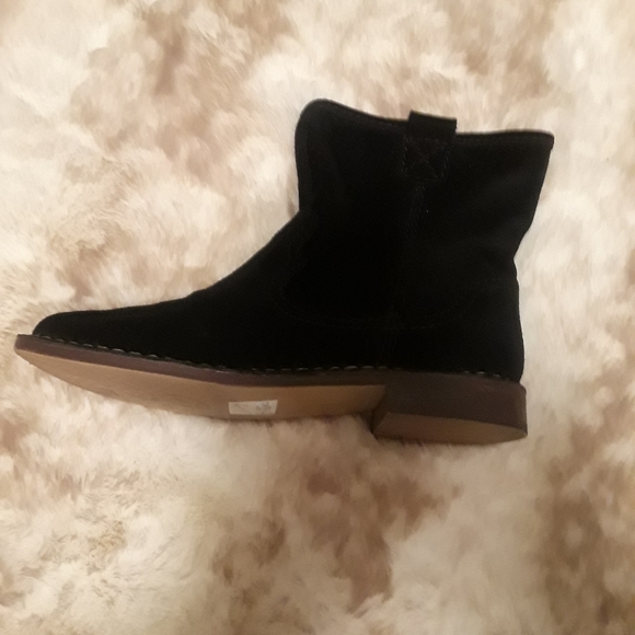 Boots - Picture 2 of 3